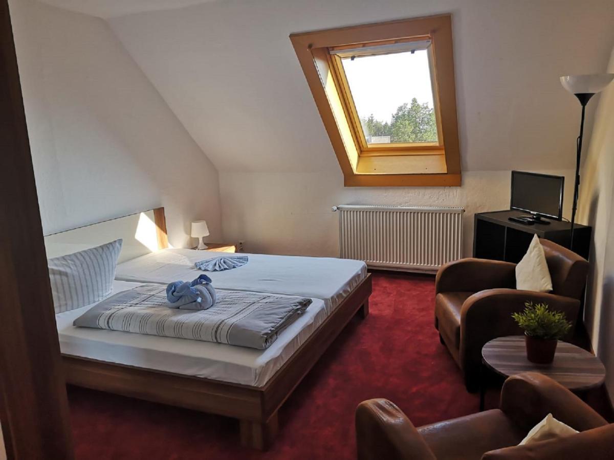 Pension & Gasthof Erbgericht Hoehenlage 850M Marienberg Eksteriør bilde